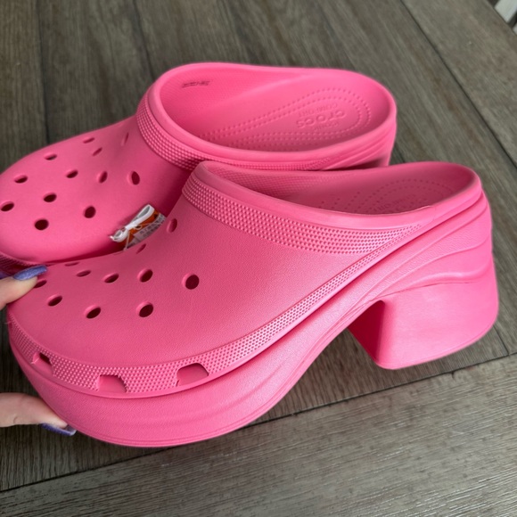 CROCS Other - NWT Pink platform heel crocs